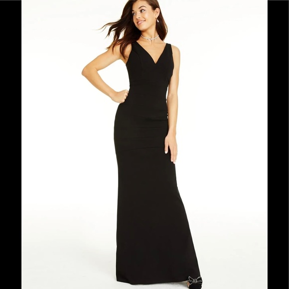 Emerald Sundae Juniors' Women's V-Neck
Cutout Maxi Dress Black Size Small - Picture 1 of 3